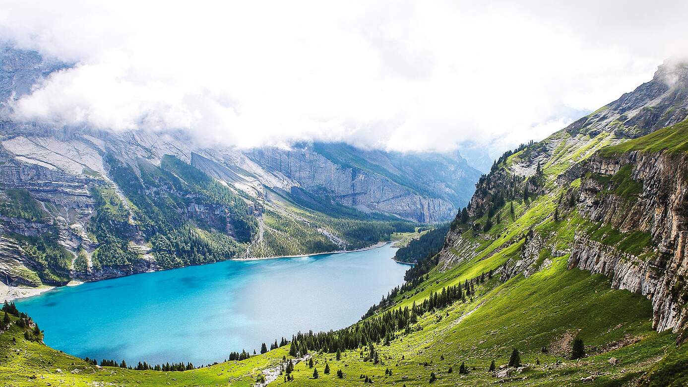 Lac de montagne Alpes Urimat